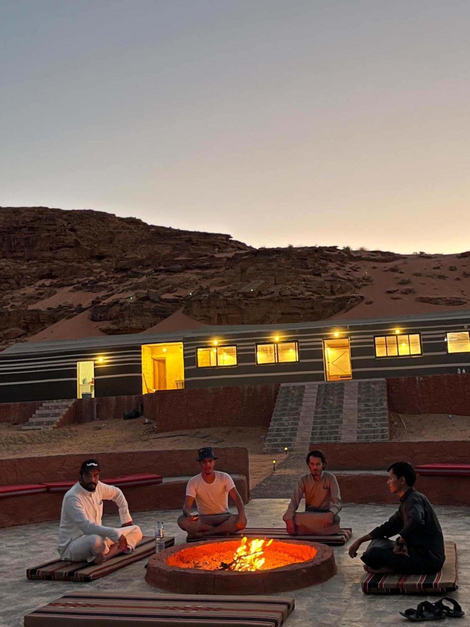 Wadi Rum Camp Stars & Jeep Tour Exterior foto