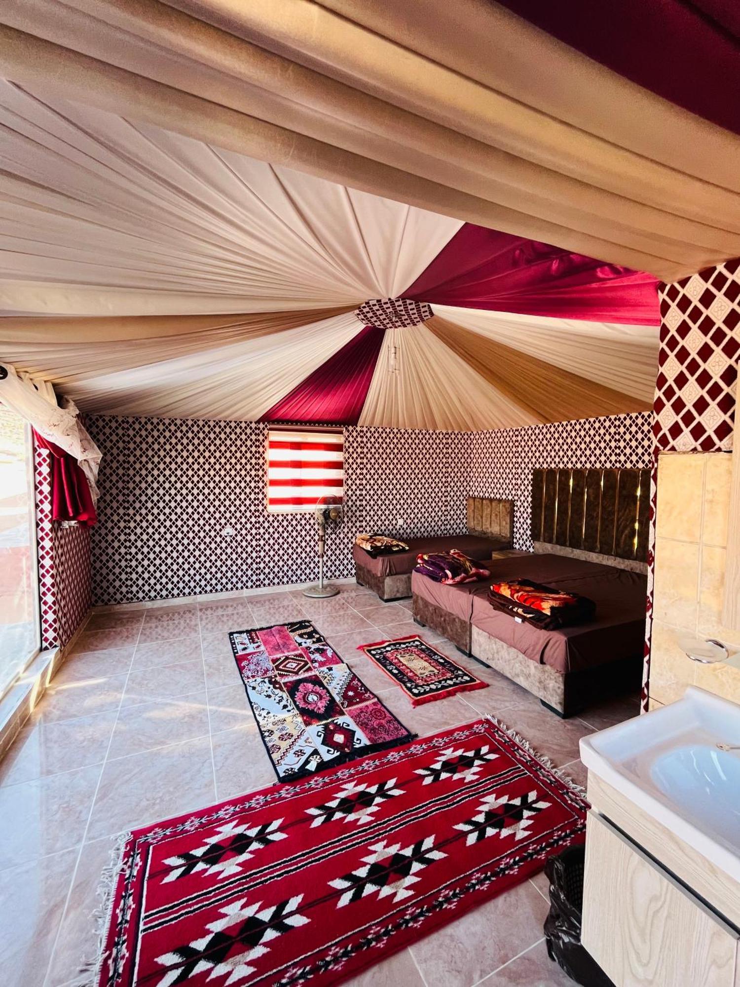 Wadi Rum Camp Stars & Jeep Tour Exterior foto