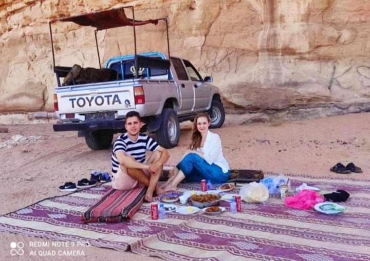 Wadi Rum Camp Stars & Jeep Tour Exterior foto