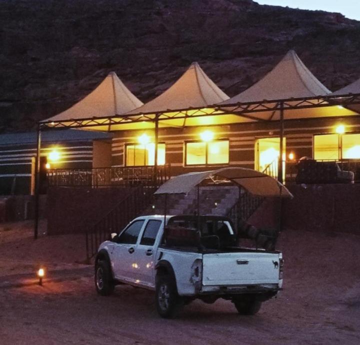Wadi Rum Camp Stars & Jeep Tour Exterior foto
