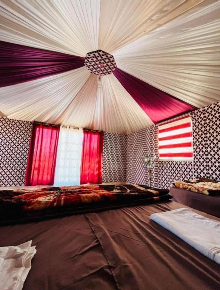 Wadi Rum Camp Stars & Jeep Tour Exterior foto