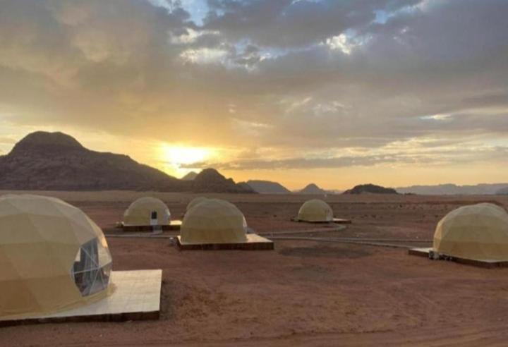 Wadi Rum Camp Stars & Jeep Tour Exterior foto